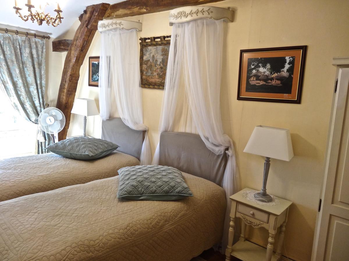 ชาโต เล วัลเล Bed & Breakfast Tournon-Saint-Pierre ภายนอก รูปภาพ
