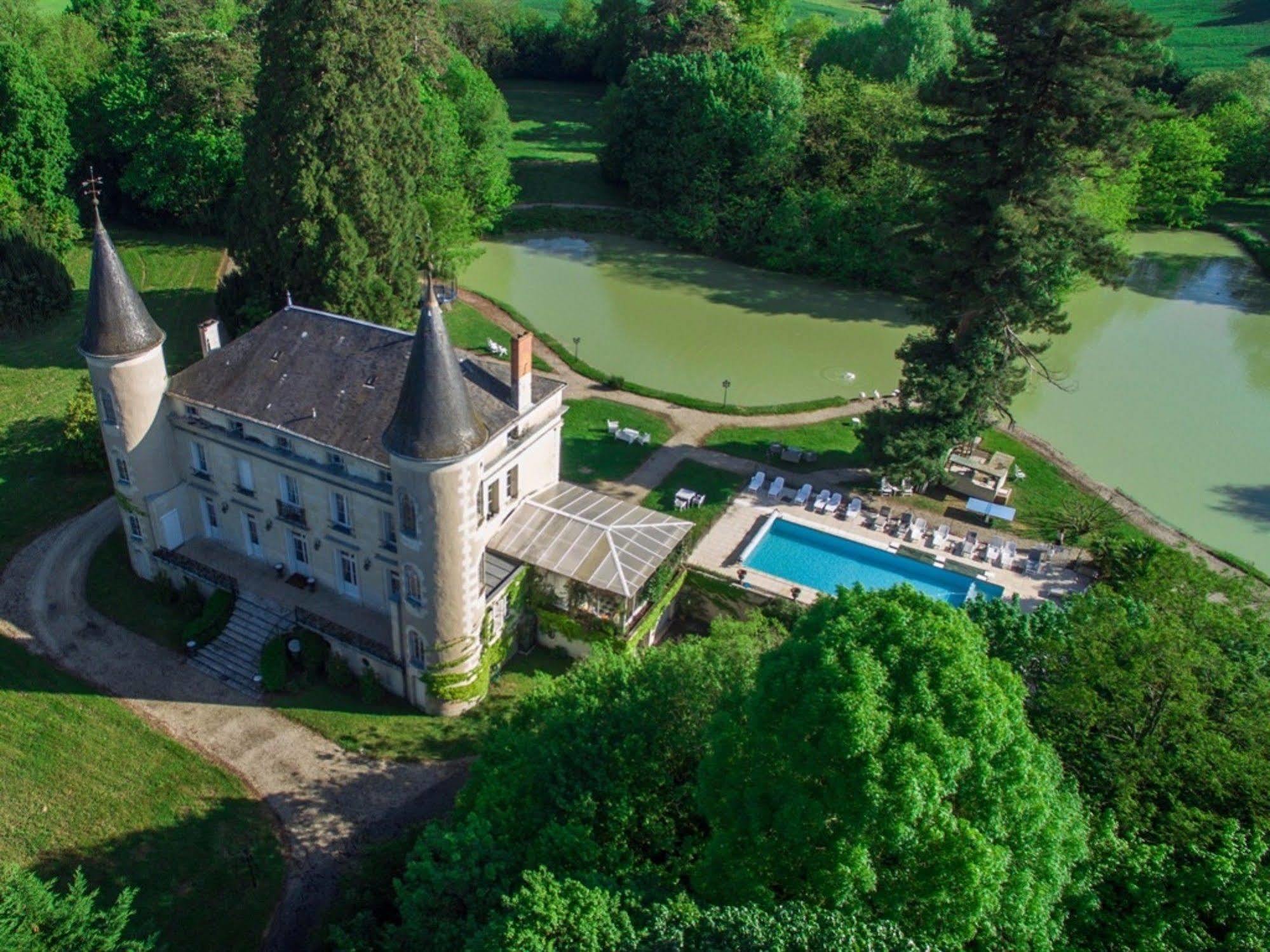 ชาโต เล วัลเล Bed & Breakfast Tournon-Saint-Pierre ภายนอก รูปภาพ