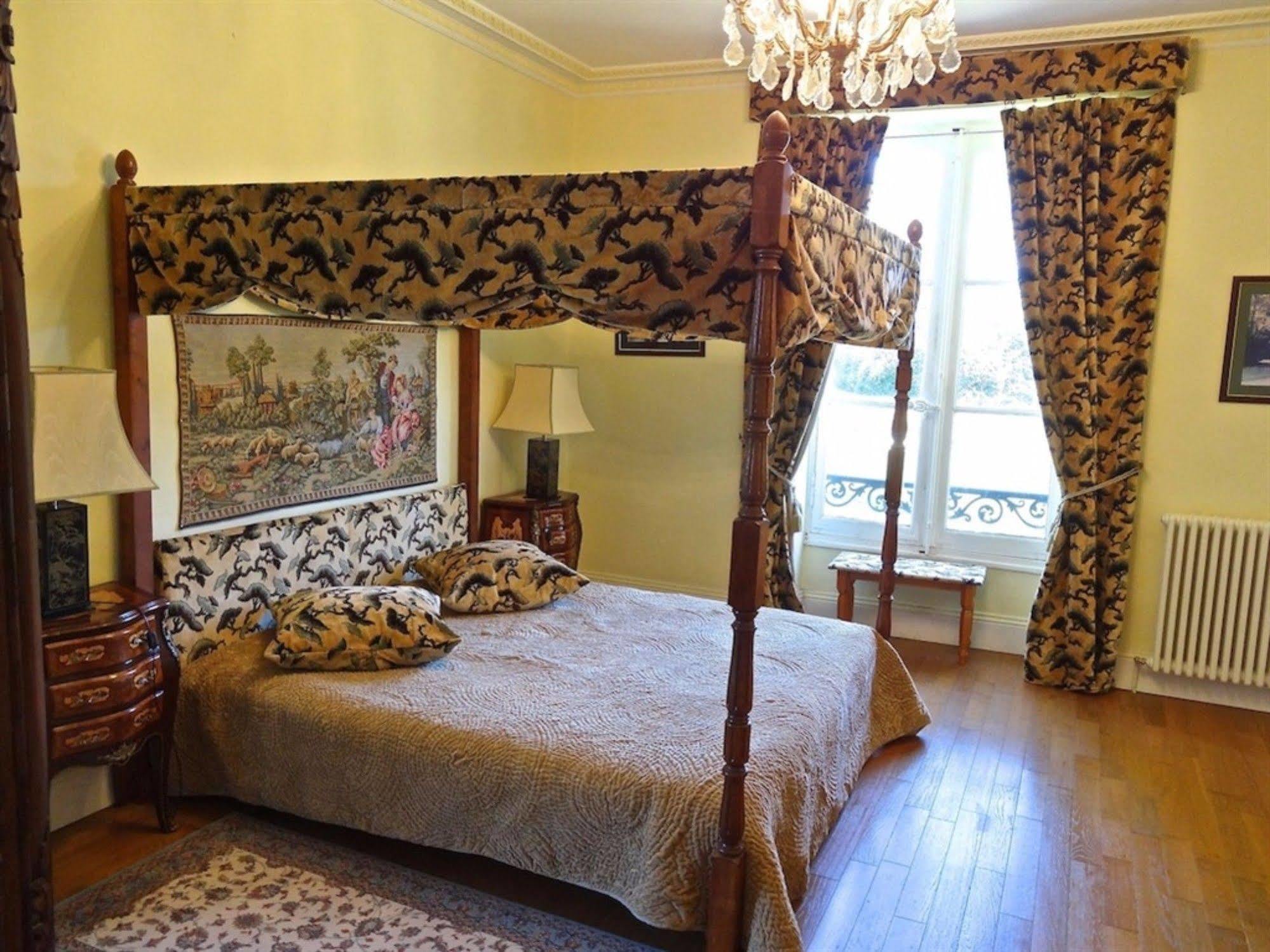 ชาโต เล วัลเล Bed & Breakfast Tournon-Saint-Pierre ภายนอก รูปภาพ