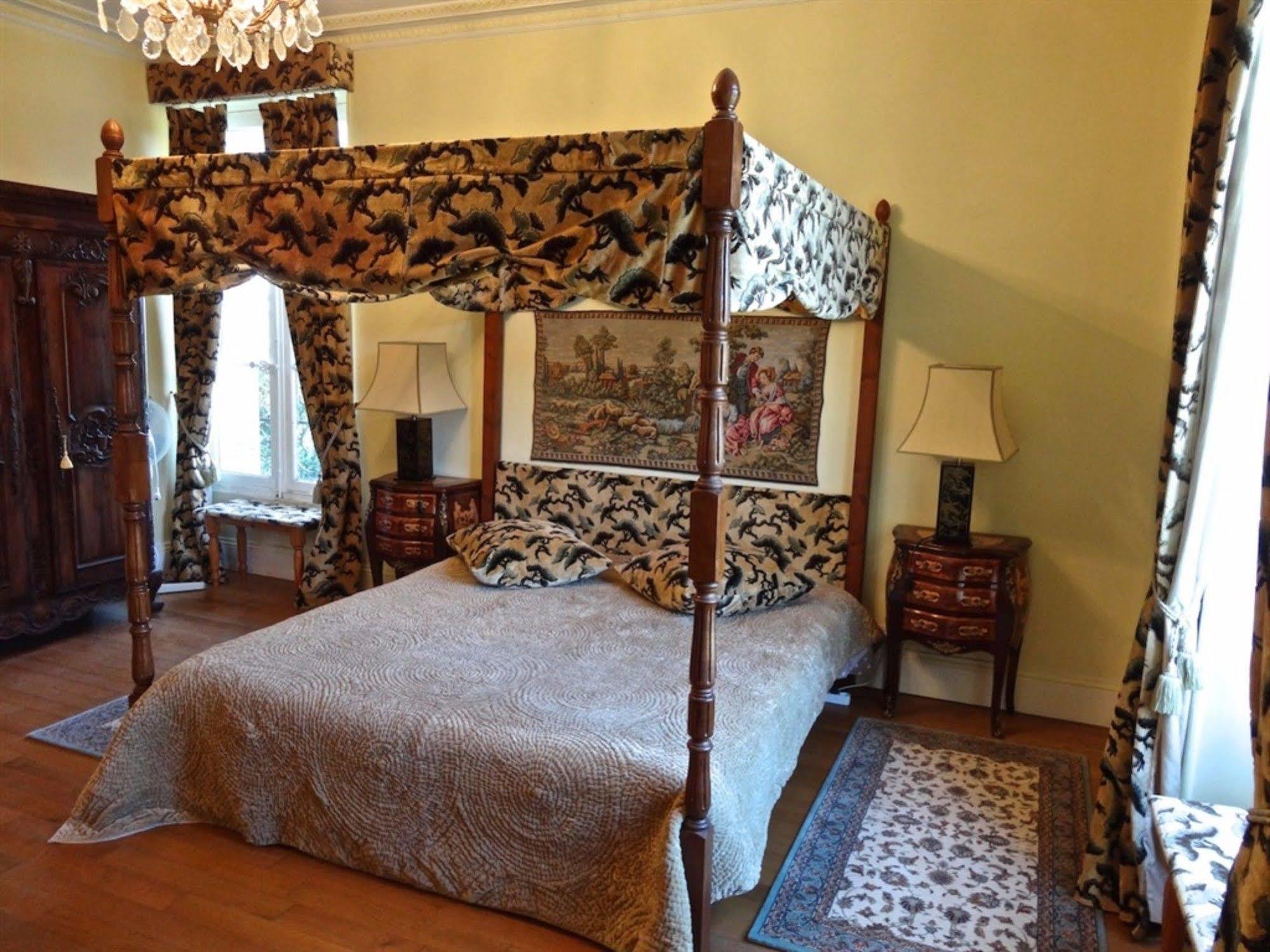 ชาโต เล วัลเล Bed & Breakfast Tournon-Saint-Pierre ภายนอก รูปภาพ