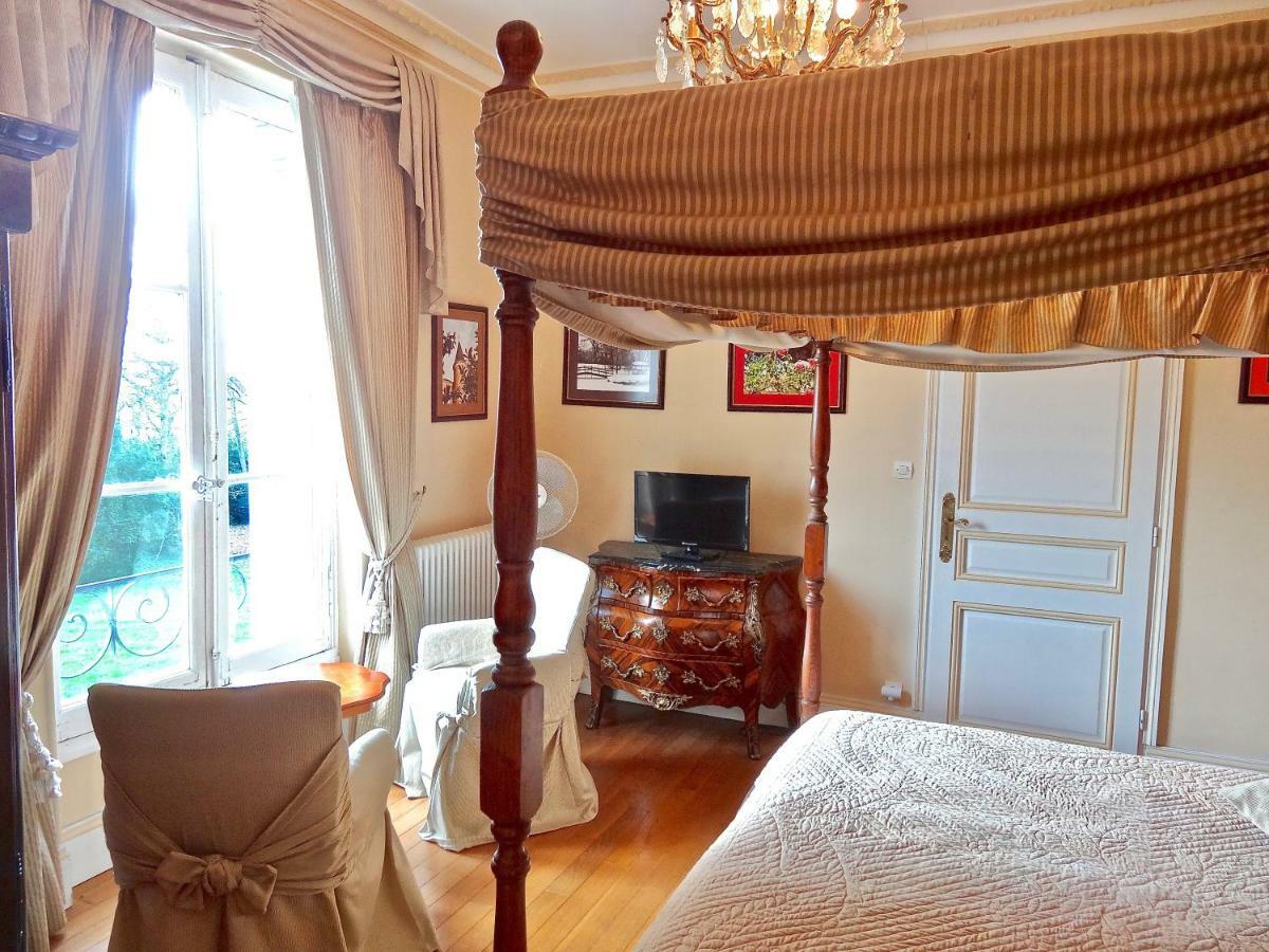 ชาโต เล วัลเล Bed & Breakfast Tournon-Saint-Pierre ภายนอก รูปภาพ